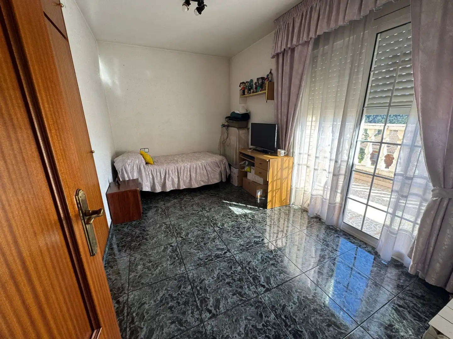 Dormitori de Casa o xalet en venda en Corbera de Llobregat amb Jardí privat, Balcó i Alarma