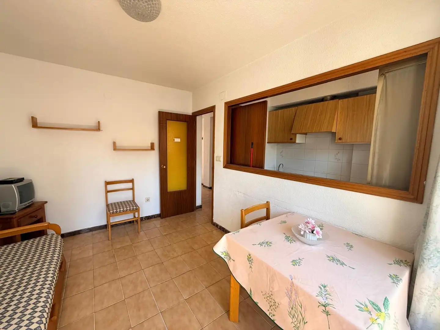 Cuina de Apartament en venda en Benidorm amb Jardí privat, Terrassa i Moblat