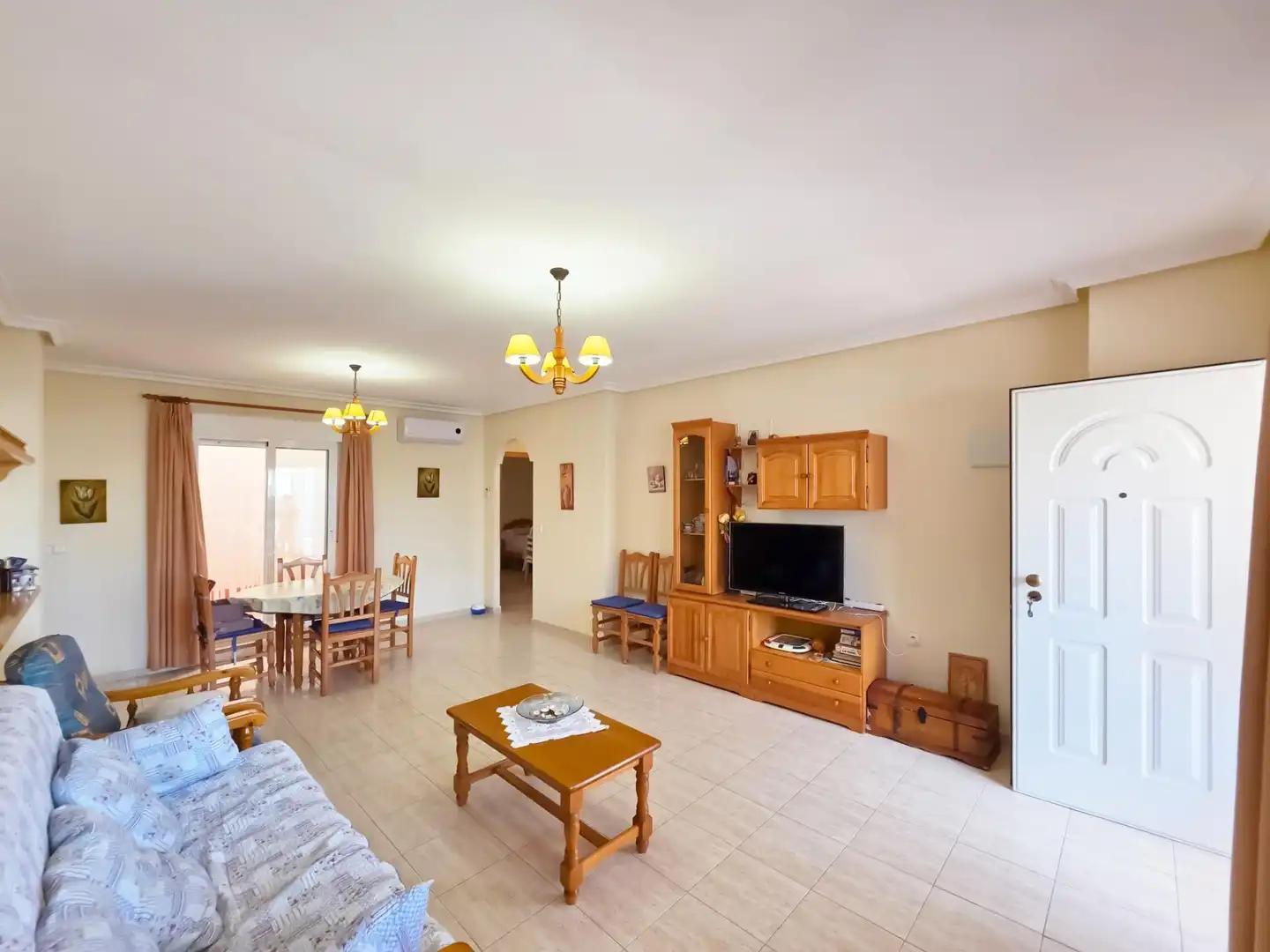 Sala de estar de Apartamento en venta en Santa Pola con Aire acondicionado, Amueblado y Piscina comunitaria