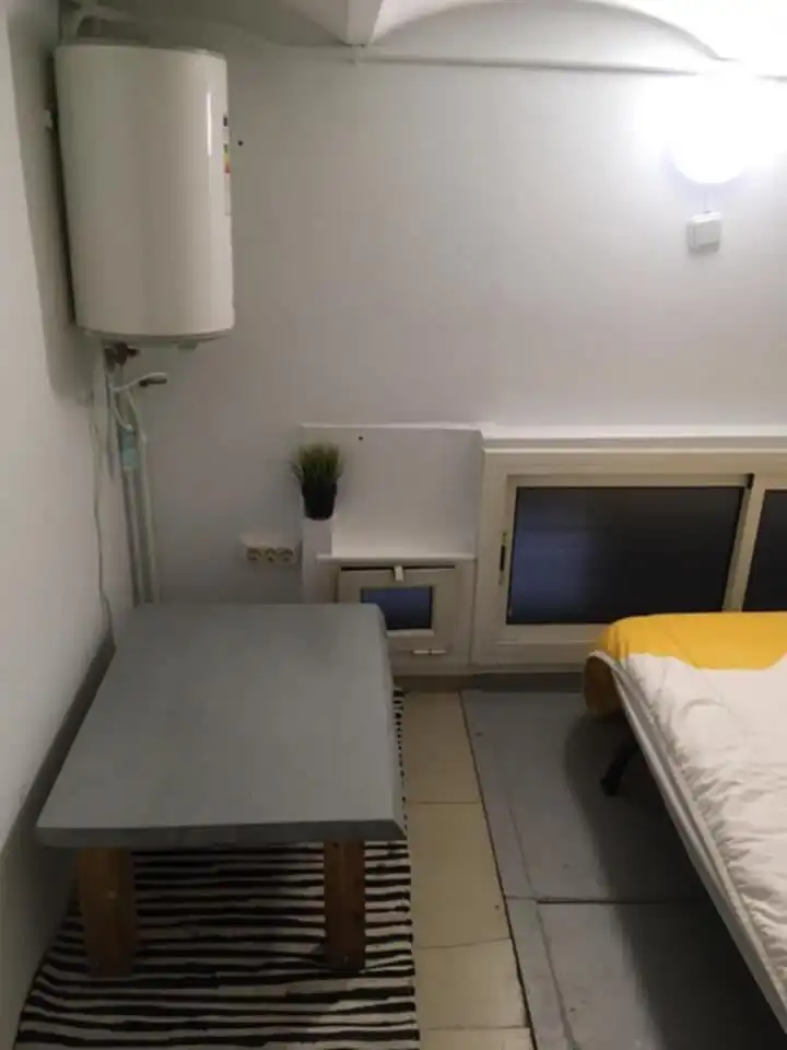 Habitación de Local en venta en Barcelona