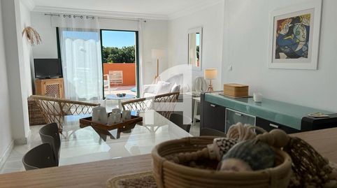 Foto 2 de Piso de alquiler en Los Alises, Cabopino - Artola, Marbella