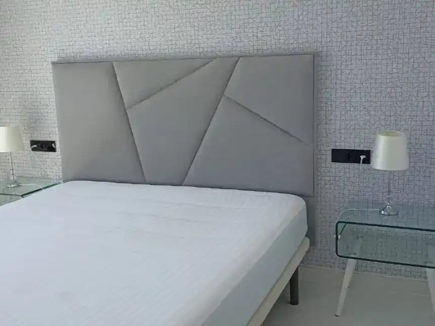 Schlafzimmer von Wohnung zur Miete in Estepona mit Klimaanlage, Privatgarten und Schwimmbad