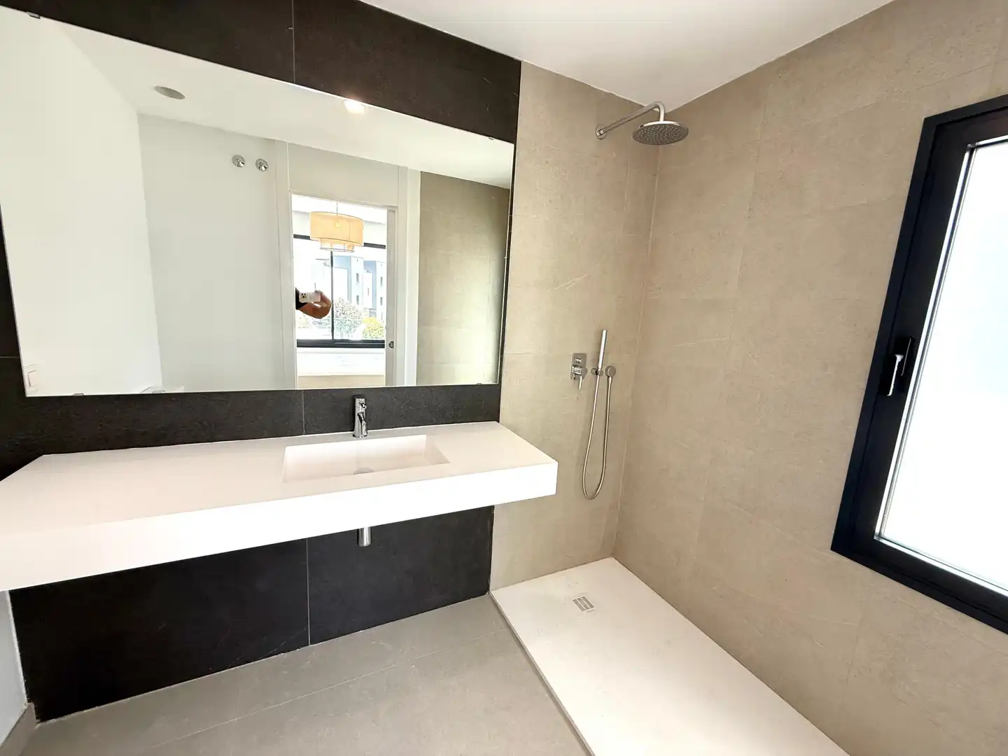 Baño de Casa adosada de alquiler en Estepona con Aire acondicionado, Calefacción y Jardín privado