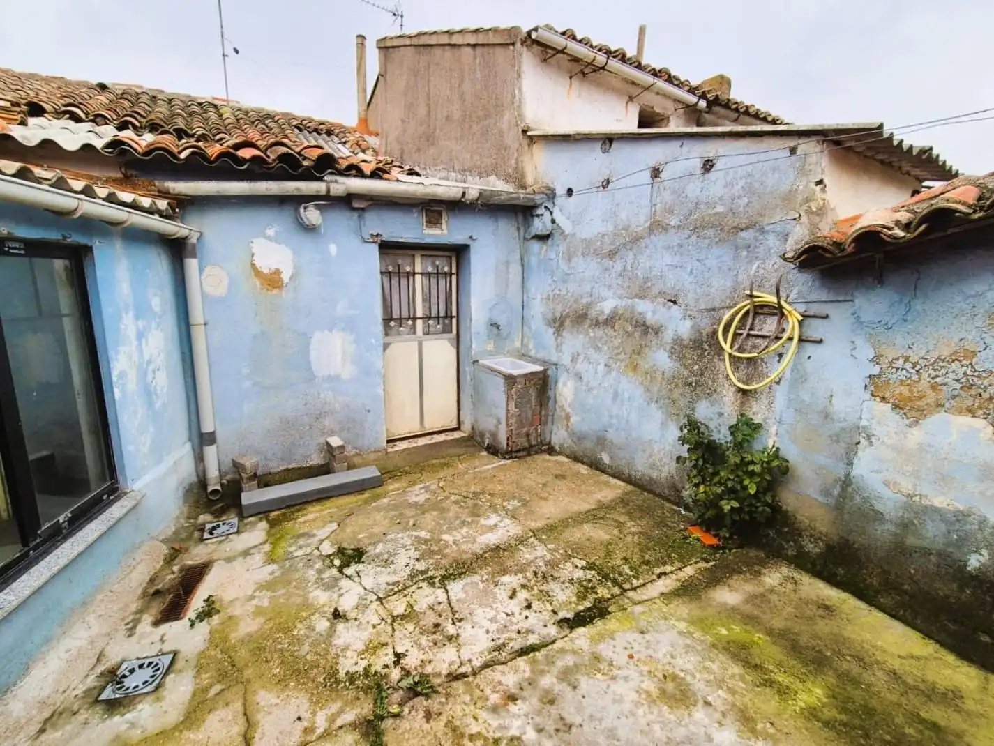Vista exterior de Casa o xalet en venda en Vega de Valdetronco amb Jardí privat i Traster