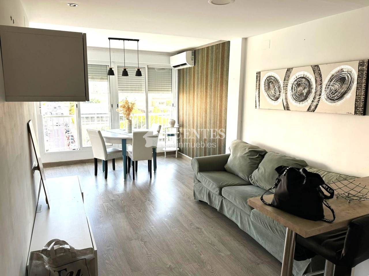 Sala d'estar de Pis en venda en Alicante / Alacant amb Aire condicionat, Calefacció i Moblat