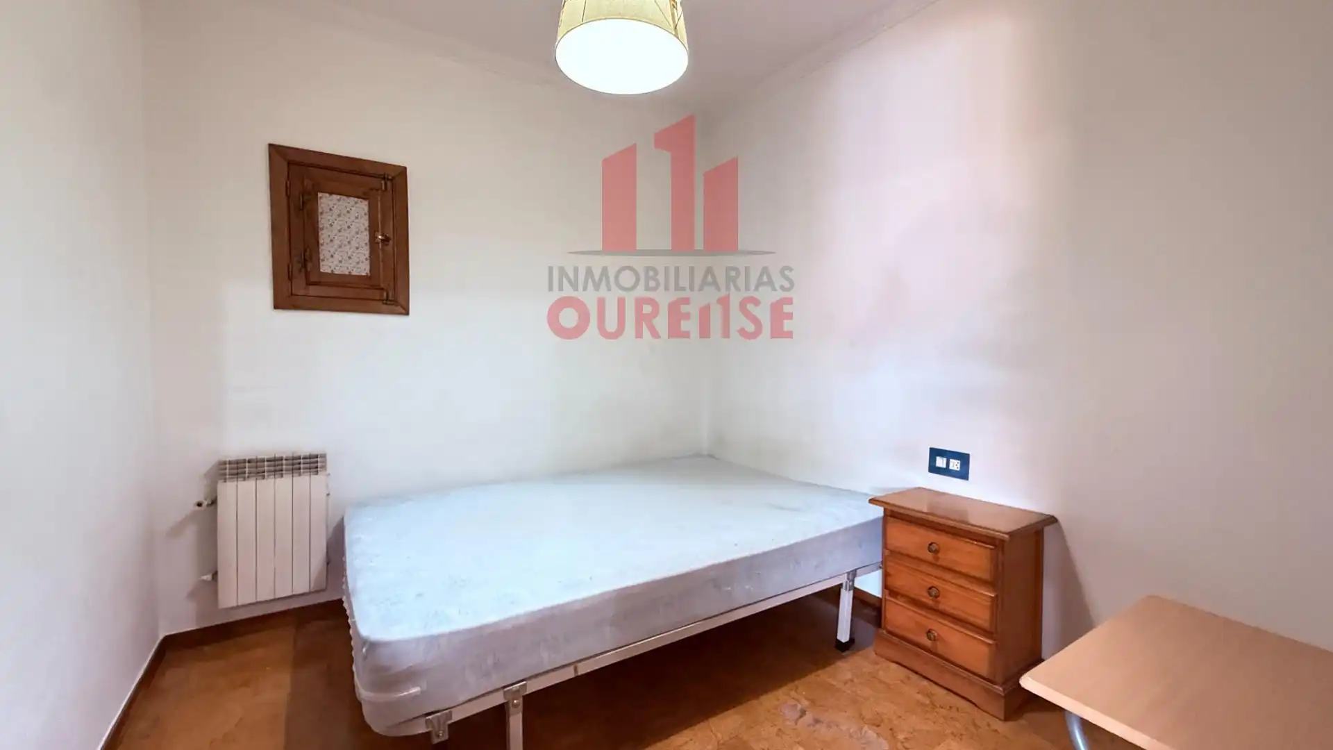 Schlafzimmer von Wohnung zur Miete in Ourense Capital  mit Heizung, Abstellraum und Möbliert