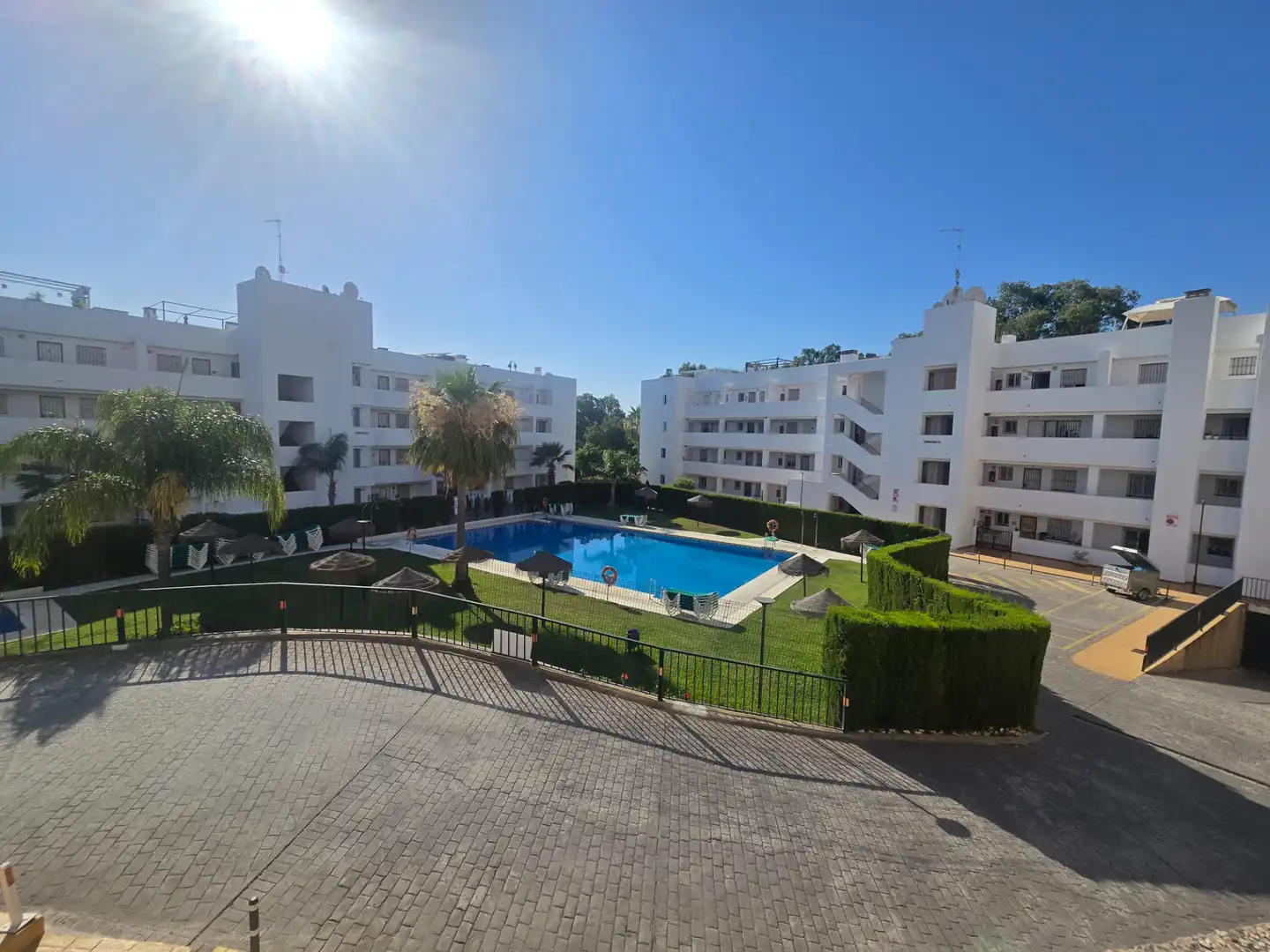 Vista exterior de Apartament en venda en Mijas amb Terrassa, Forn i Piscina comunitària