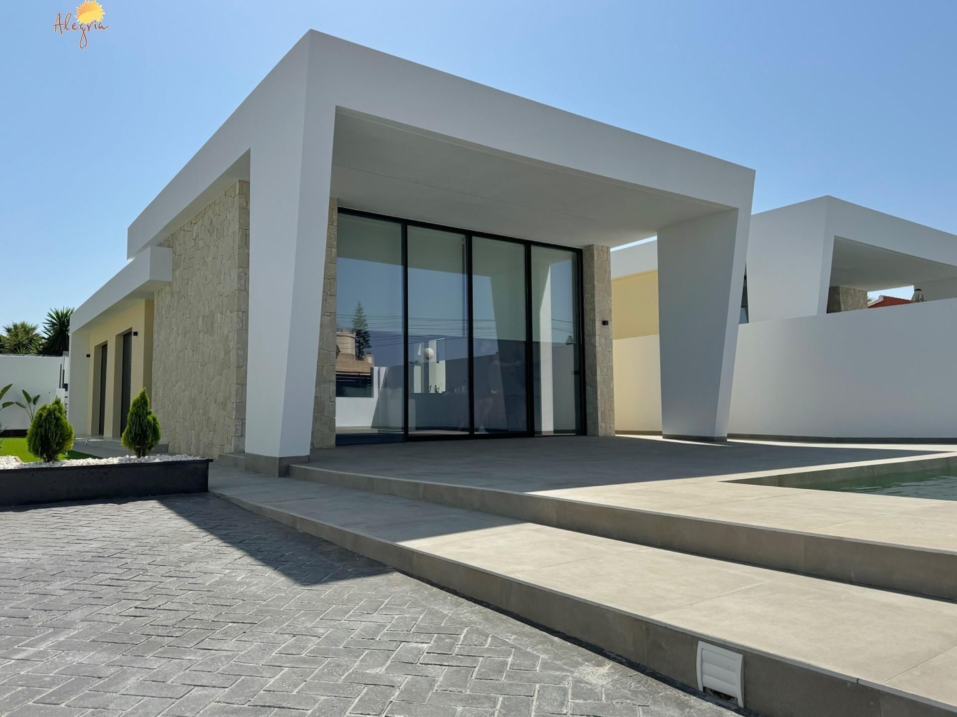 Exterior view of House or chalet for sale in Torrevieja  with Air Conditioner, Heating and Terrace