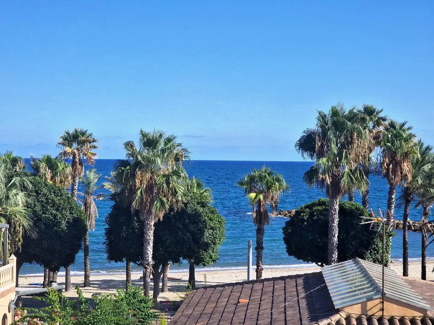 Außenansicht von Einfamilien-Reihenhaus zum Verkauf in Cambrils mit Heizung, Privatgarten und Terrasse