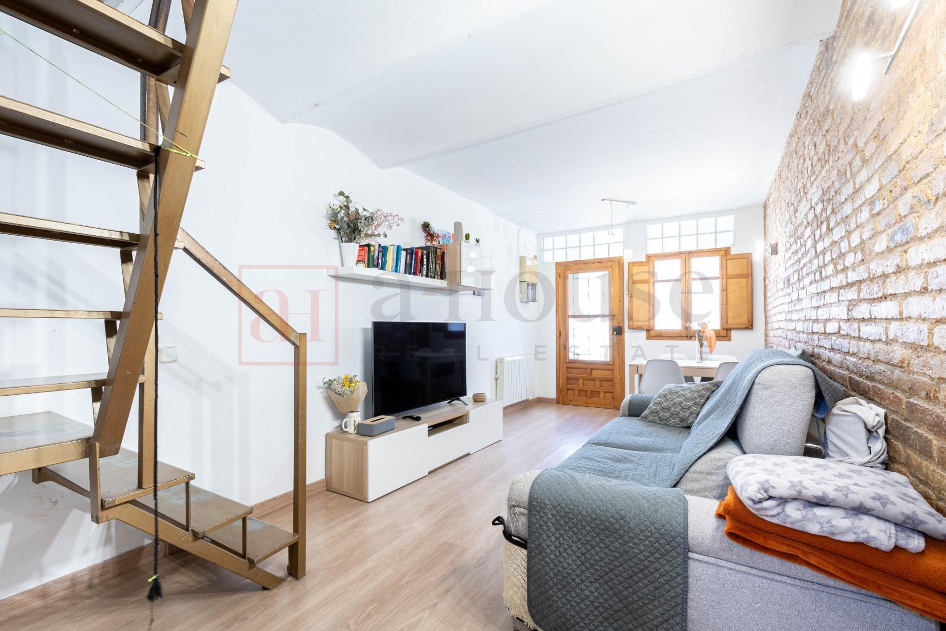 Exterior view of Duplex for sale in  Barcelona Capital  with Heating