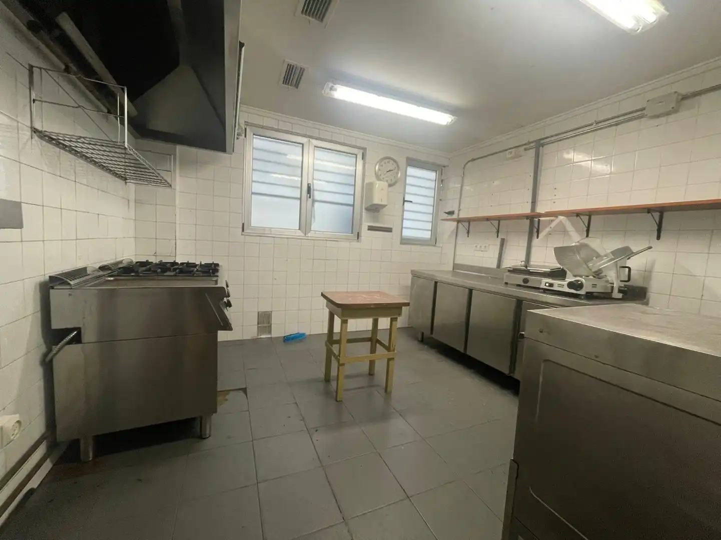 Cocina de Local de alquiler en Oviedo 