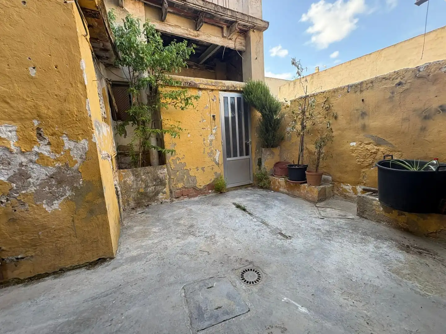 Vista exterior de Casa o xalet en venda en Valencia amb Terrassa i Alarma