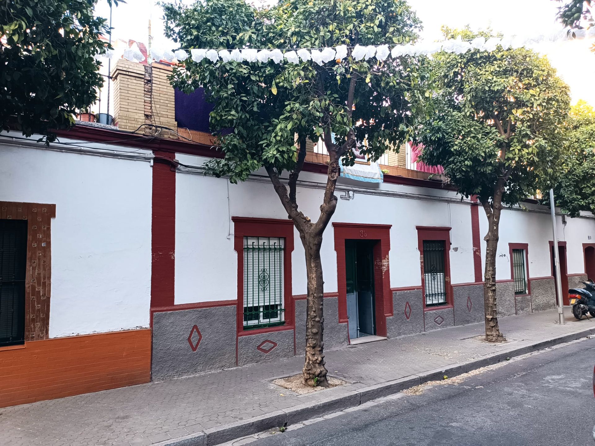 Exterior view of Single-family semi-detached for sale in  Sevilla Capital