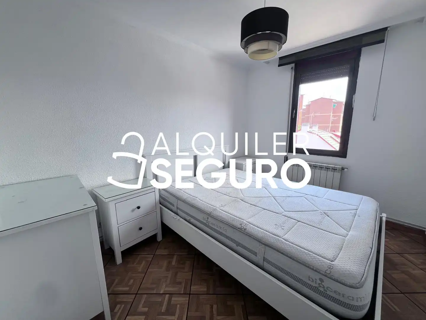 Habitación de Piso de alquiler en Madrid con Aire acondicionado, Calefacción y Amueblado