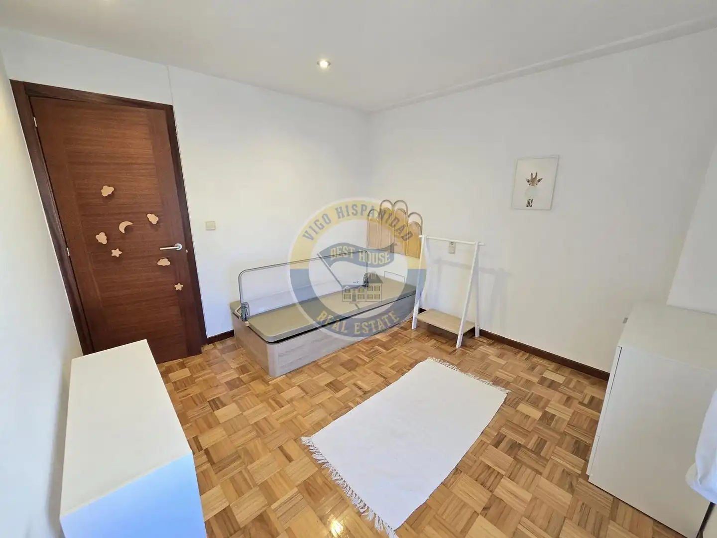 Flat for rent in Vigo   with Heating and Furnished