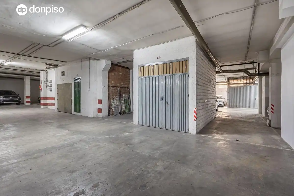 Parking of Flat for sale in Granada