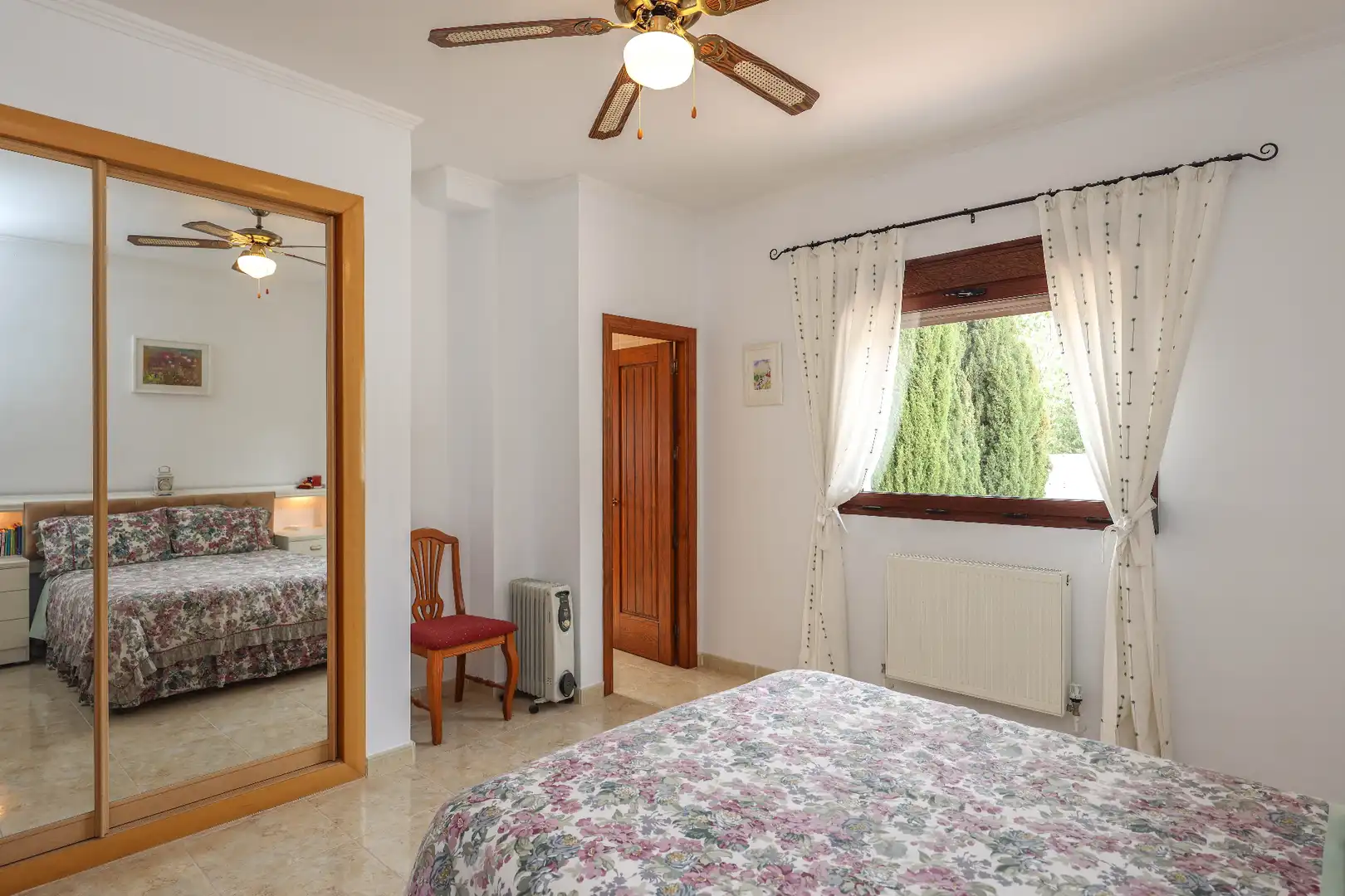 Habitación de Casa o chalet en venta en Casarabonela con Aire acondicionado, Jardín privado y Piscina