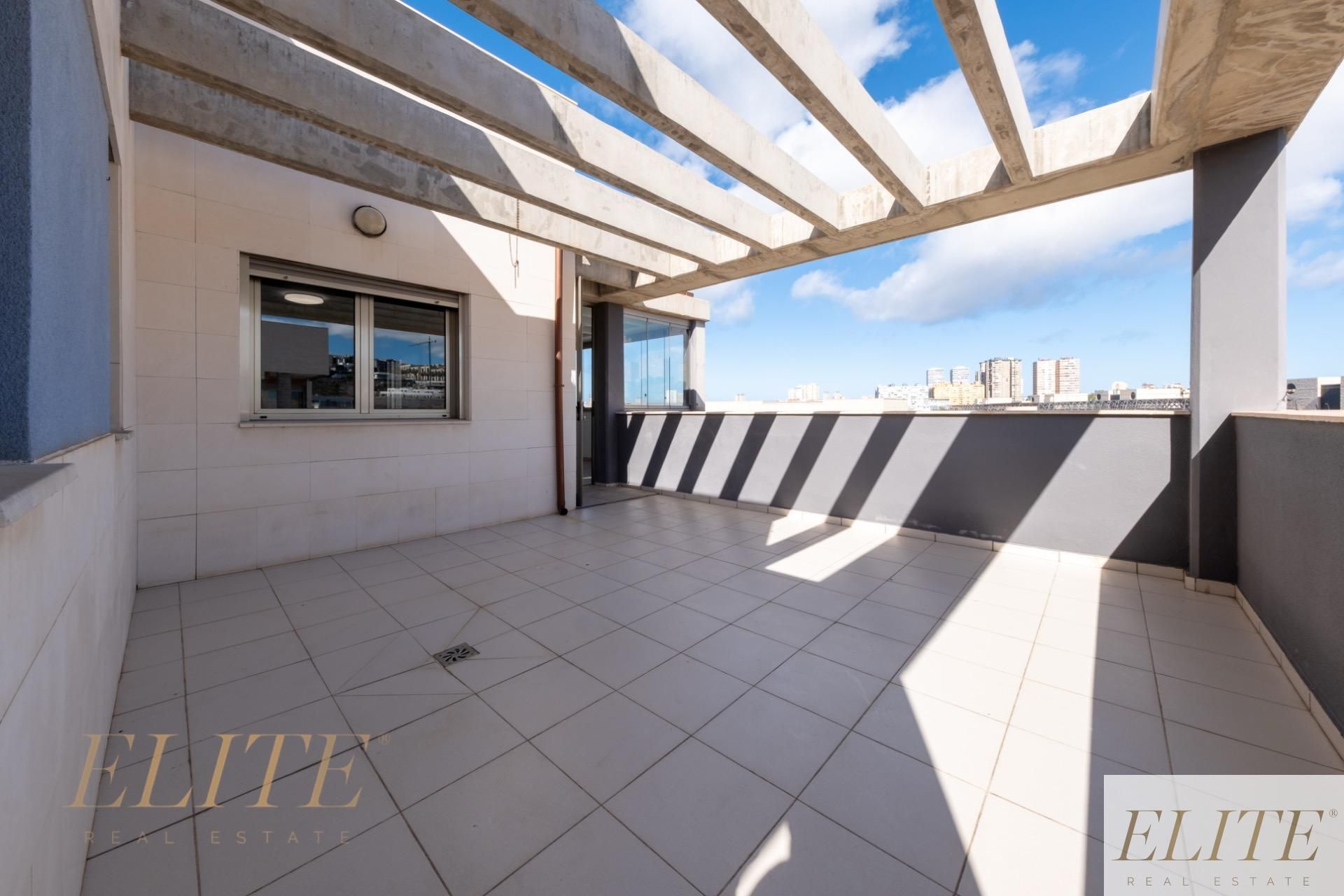 Terrassa de Àtic en venda en Las Palmas de Gran Canaria amb Jardí privat, Terrassa i Traster