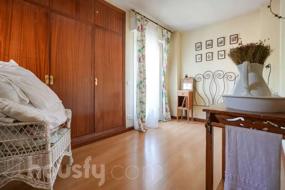 Bedroom of Houses for sale in Madrid  with Air Conditioner, Heating and Private garden