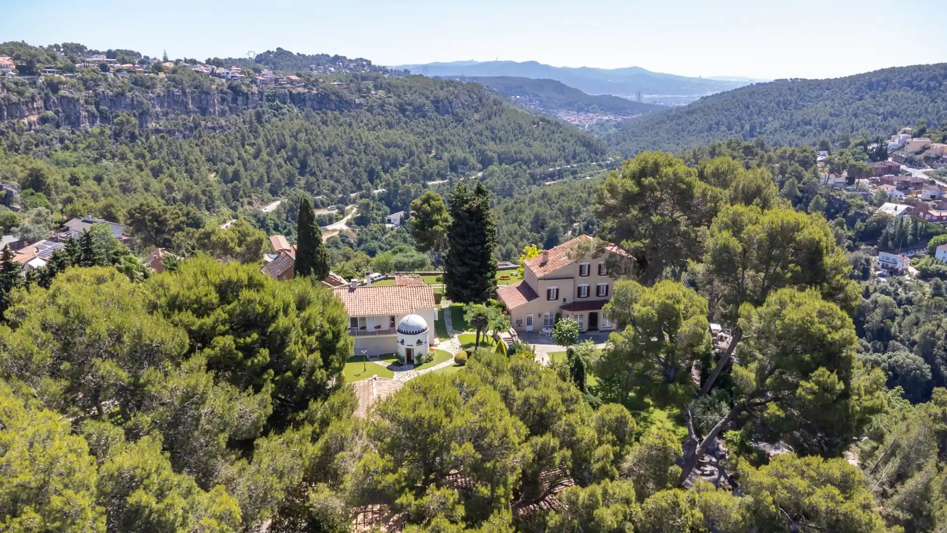 Vista exterior de Finca rústica en venda en Corbera de Llobregat amb Aire condicionat, Calefacció i Terrassa