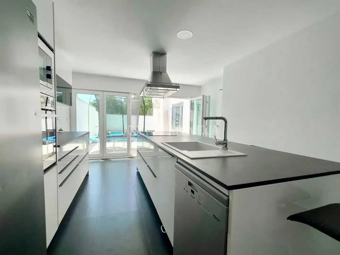 Cocina de Casa adosada en venta en Jerez de la Frontera con Aire acondicionado, Calefacción y Jardín privado