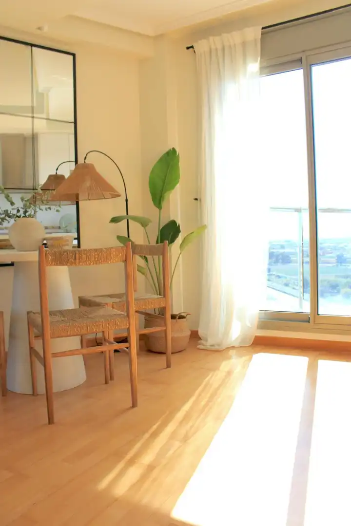 Schlafzimmer von Wohnung zur Miete in Valencia mit Klimaanlage, Heizung und Möbliert