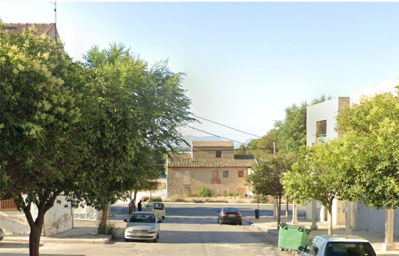 Vista exterior de Casa adosada en venda en Villena amb Traster
