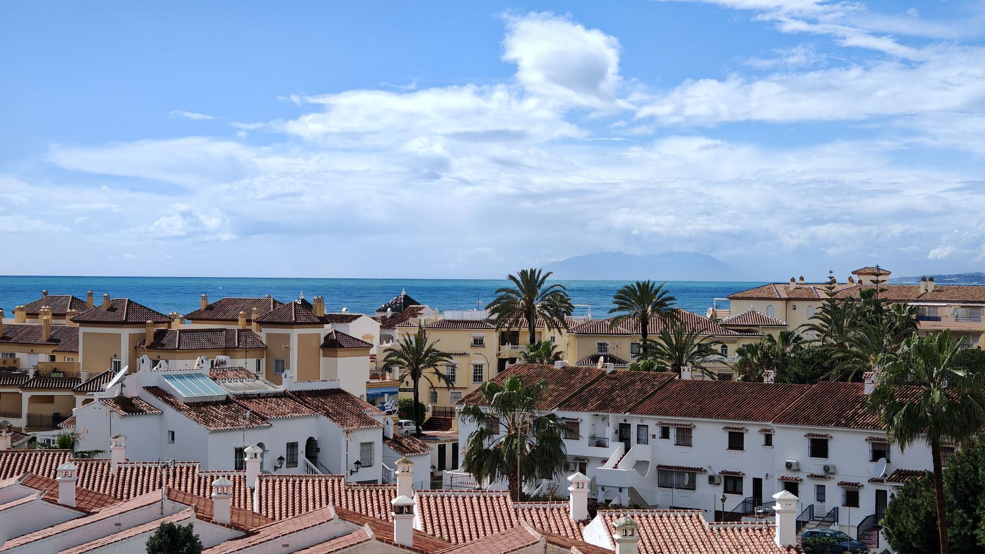 Vista exterior de Apartament en venda en Torrox amb Terrassa, Moblat i Piscina comunitària