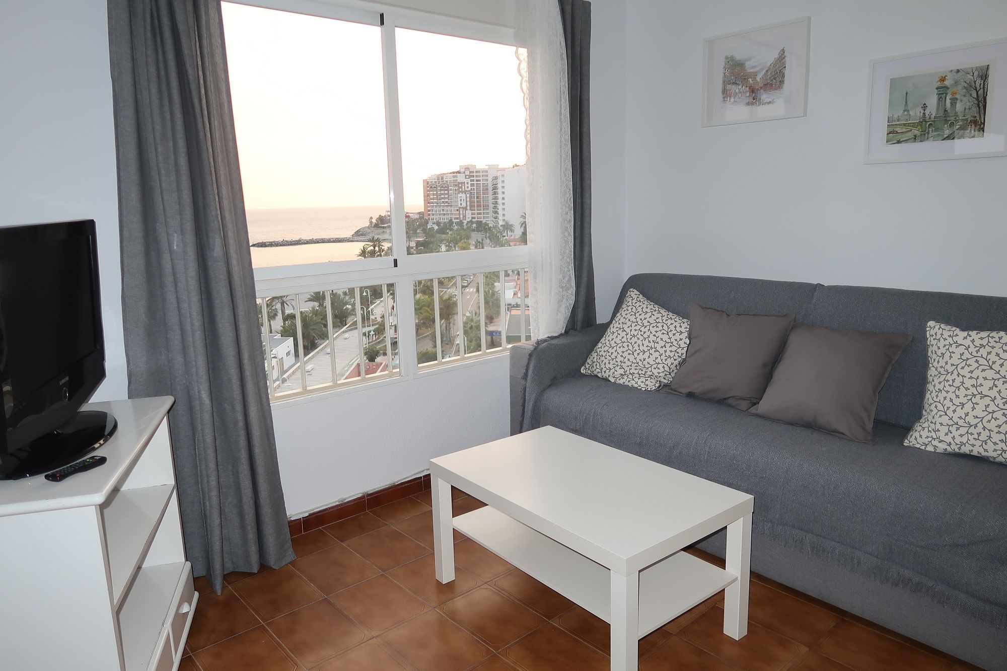 Dormitori de Apartament de lloguer en Almuñécar amb Moblat, Forn i Rentadora