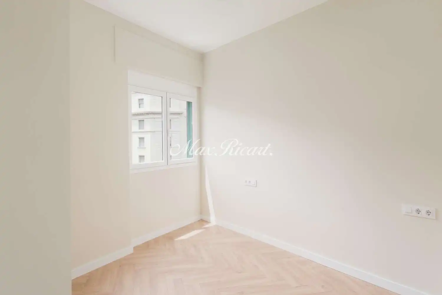 Habitación de Piso en venta en Barcelona con Aire acondicionado y Calefacción