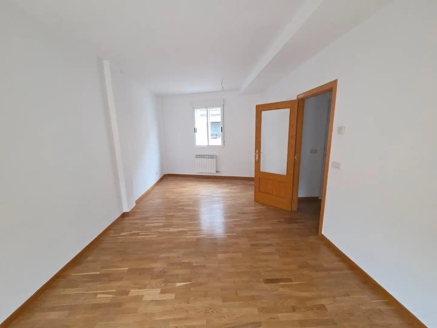 Sala d'estar de Casa adosada en venda en Burgos amb Calefacció, Jardí privat i Terrassa