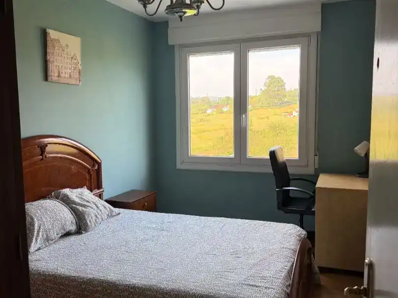 Schlafzimmer von Wohnung zur Miete in Leioa mit Balkon