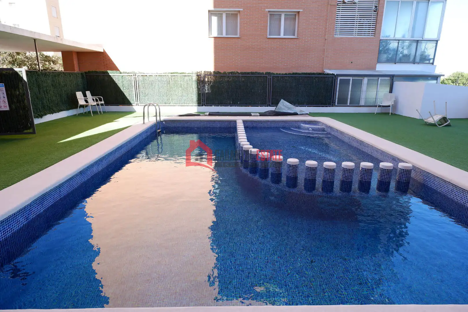 Schwimmbecken von Wohnungen zum Verkauf in Paterna mit Klimaanlage, Heizung und Terrasse