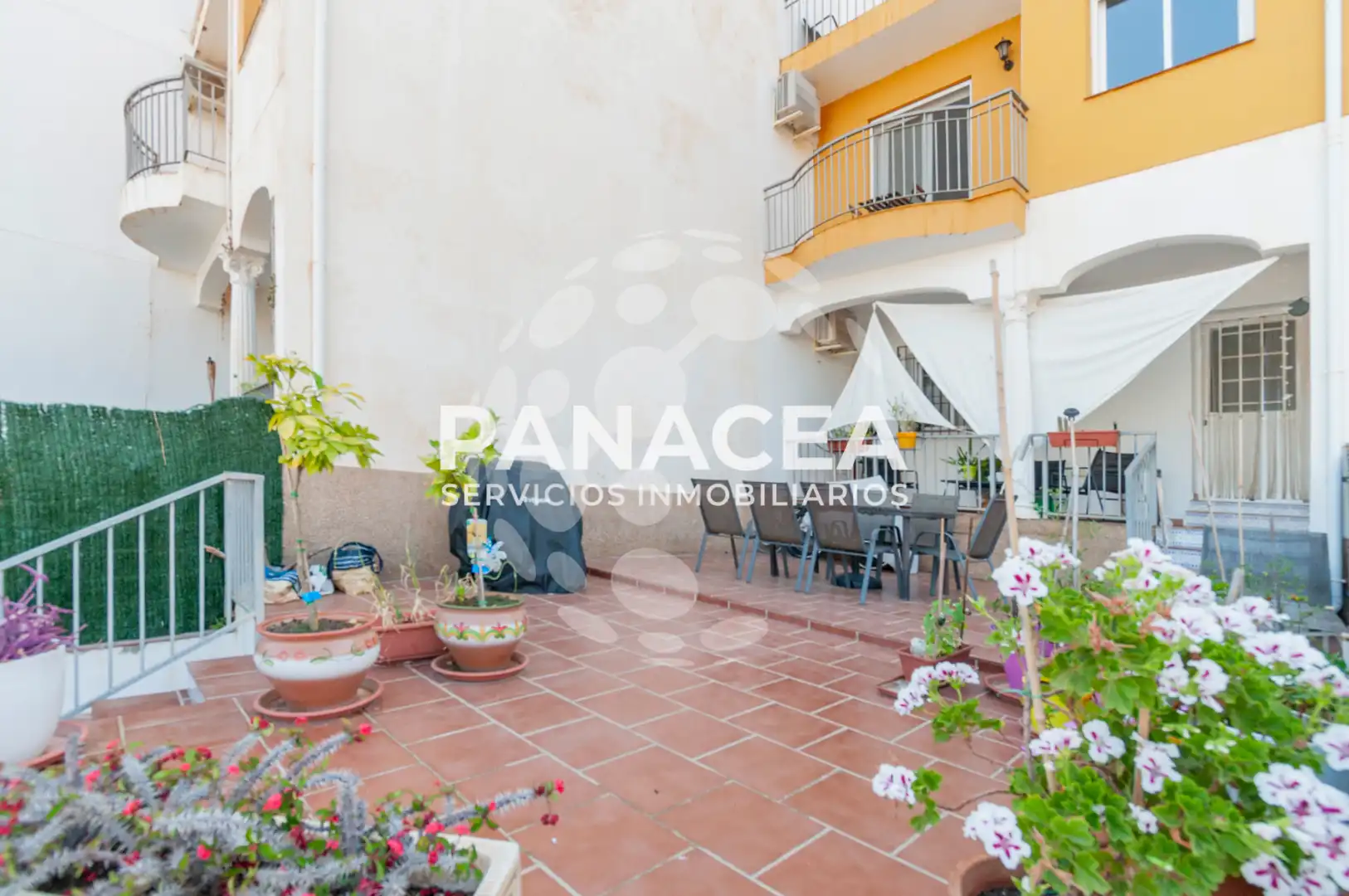 Terraza de Casa adosada en venta en Albuñol con Jardín privado, Terraza y Amueblado