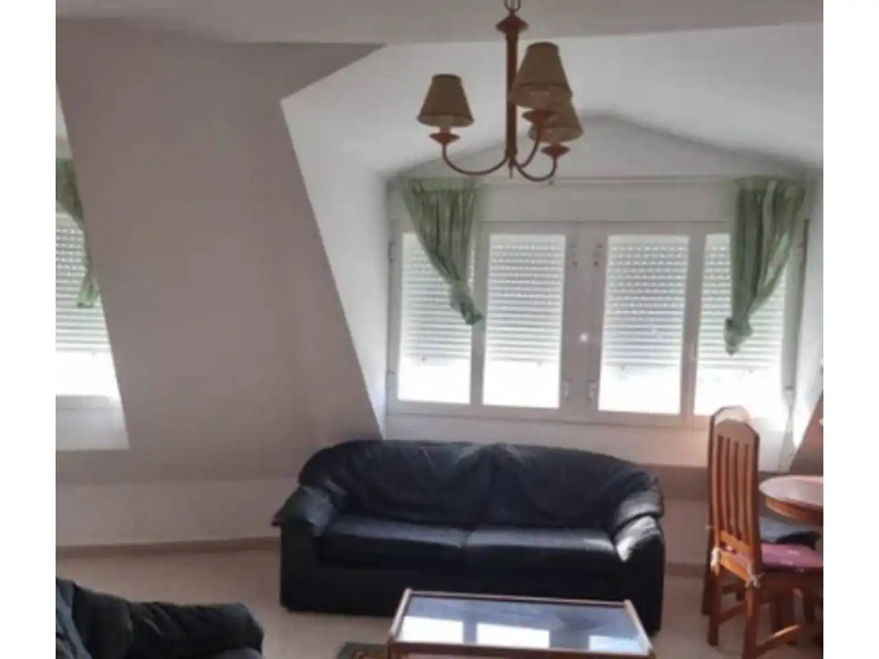 Wohnzimmer von Dachboden zum Verkauf in Sanxenxo mit Heizung und Abstellraum
