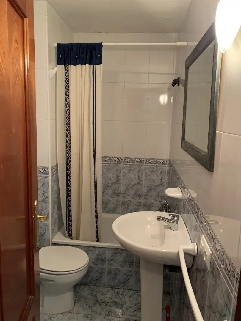 Bathroom of Study for rent in Ciudad Real  with Air Conditioner, Heating and Furnished