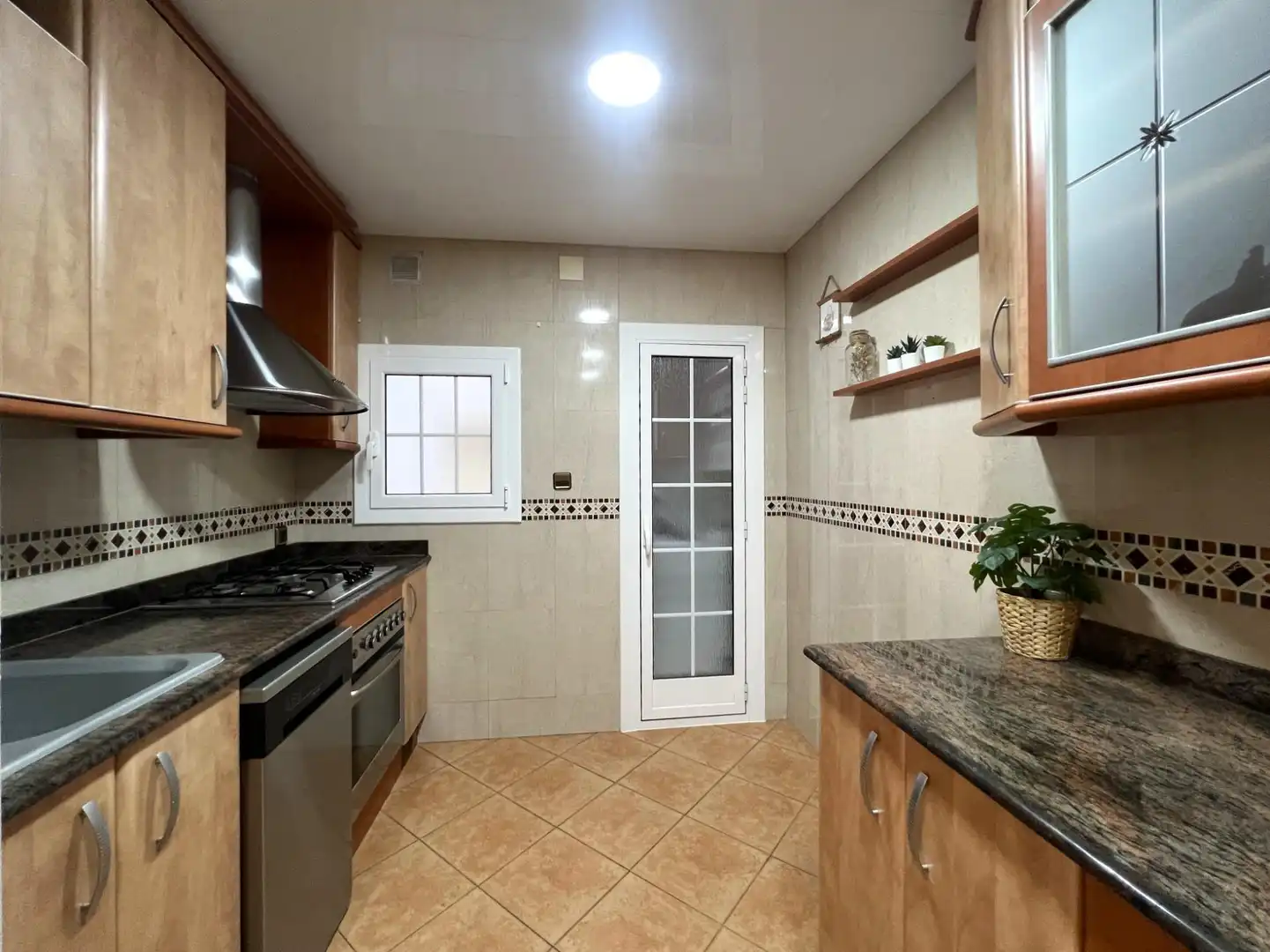 Kitchen of Flat for sale in L'Hospitalet de Llobregat  with Air Conditioner, Heating and Furnished