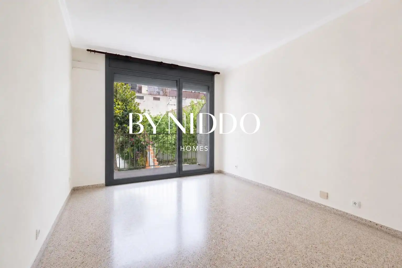 Vista exterior de Piso en venta en Sant Cugat del Vallès con Aire acondicionado, Calefacción y Amueblado