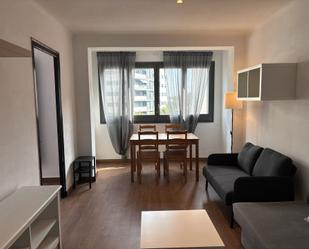 Living room of Flat to rent in Girona Capital  with Heating, Parquet flooring and Furnished