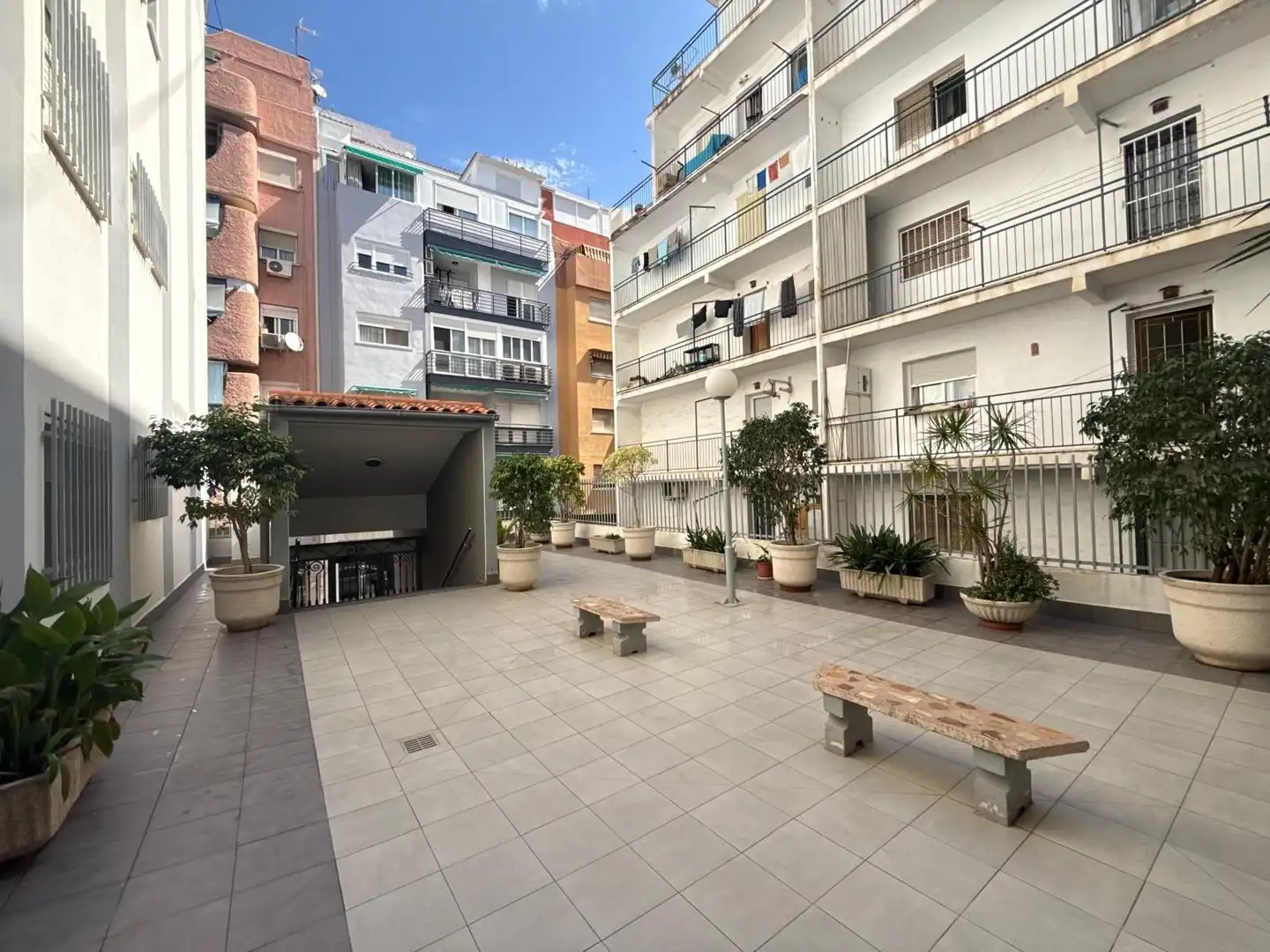 Außenansicht von Wohnung zum Verkauf in Benidorm mit Terrasse, Abstellraum und Möbliert