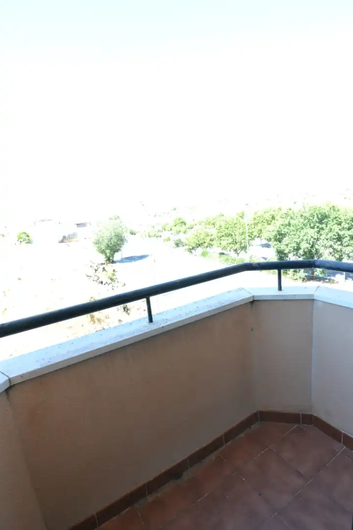 Terrasse von Einfamilien-Reihenhaus zur Miete in Plasencia mit Klimaanlage, Heizung und Terrasse