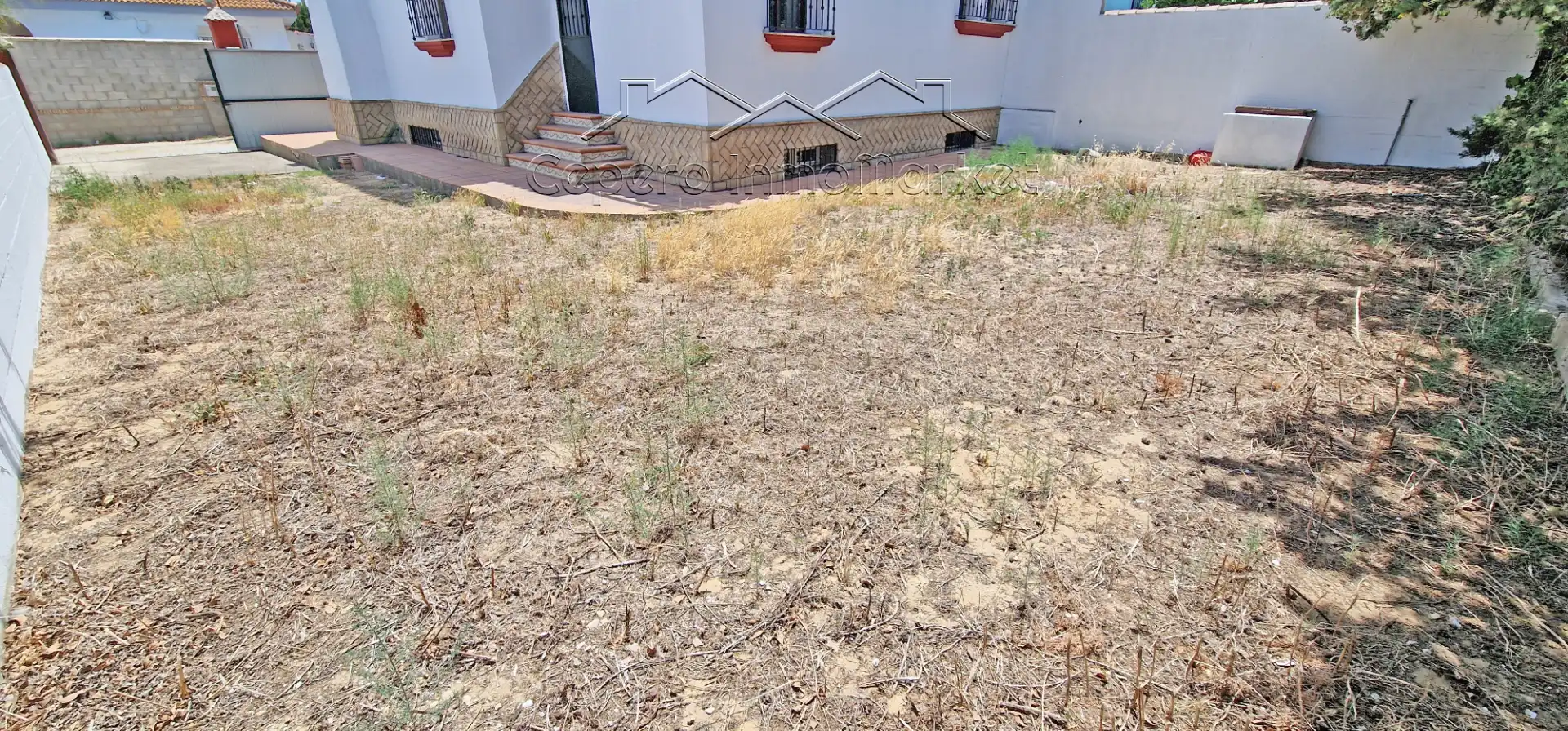 Einfamilien-Reihenhaus zum Verkauf in El Puerto de Santa María mit Privatgarten und Balkon