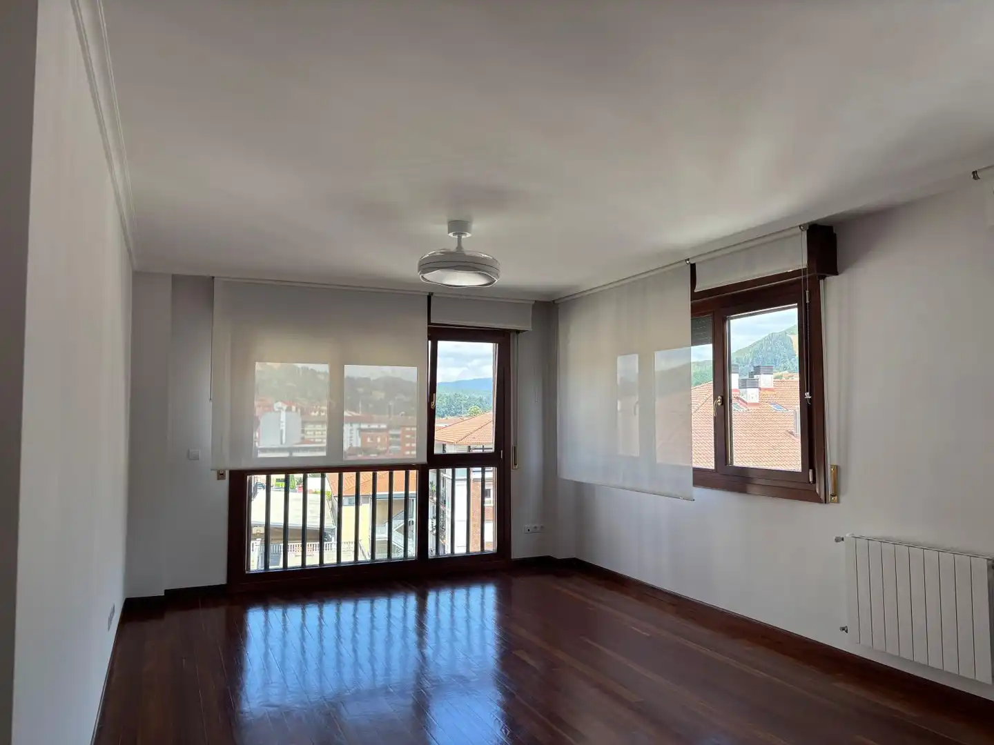 Sala de estar de Piso de alquiler en Balmaseda con Calefacción y Balcón