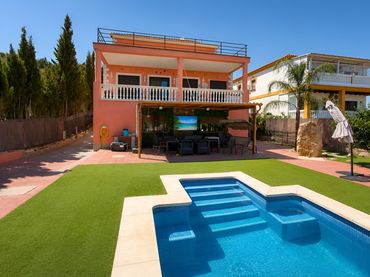 Casa amb balcó en venda a Churriana