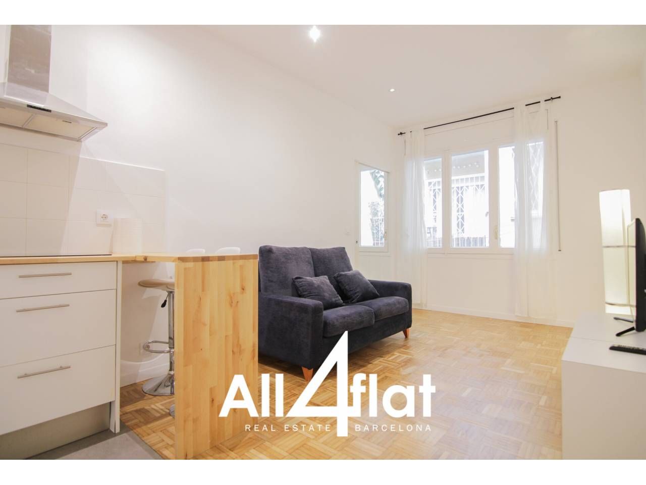 Exterior view of Flat to rent in  Barcelona Capital  with Furnished and Alarm