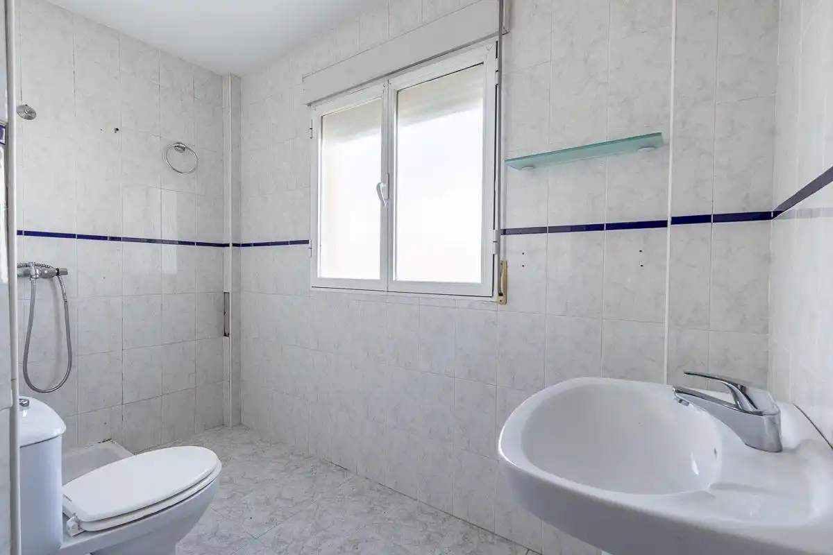 Baño de Casa adosada en venta en Huétor Vega con Terraza