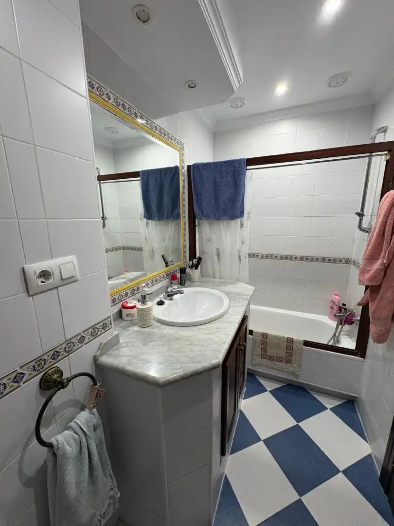 Baño de Piso en venta en Arcos de la Frontera con Aire acondicionado, Calefacción y Amueblado