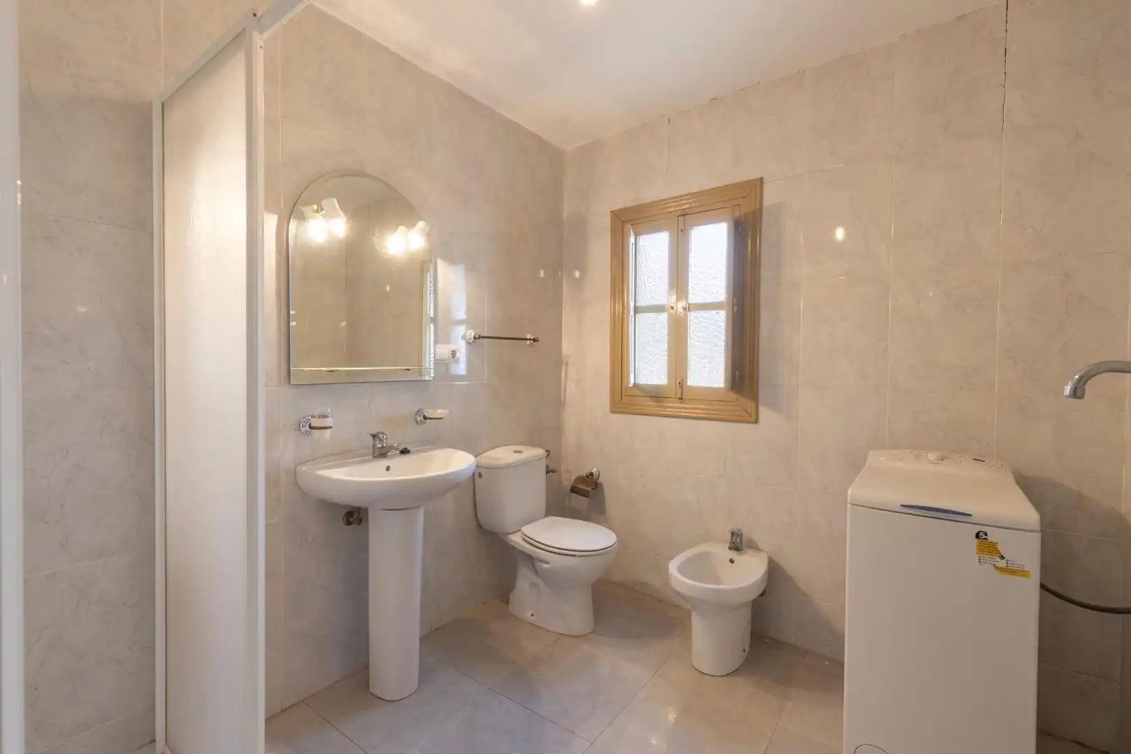 Baño de Planta baja en venta en Moclín con Terraza, Amueblado y Balcón