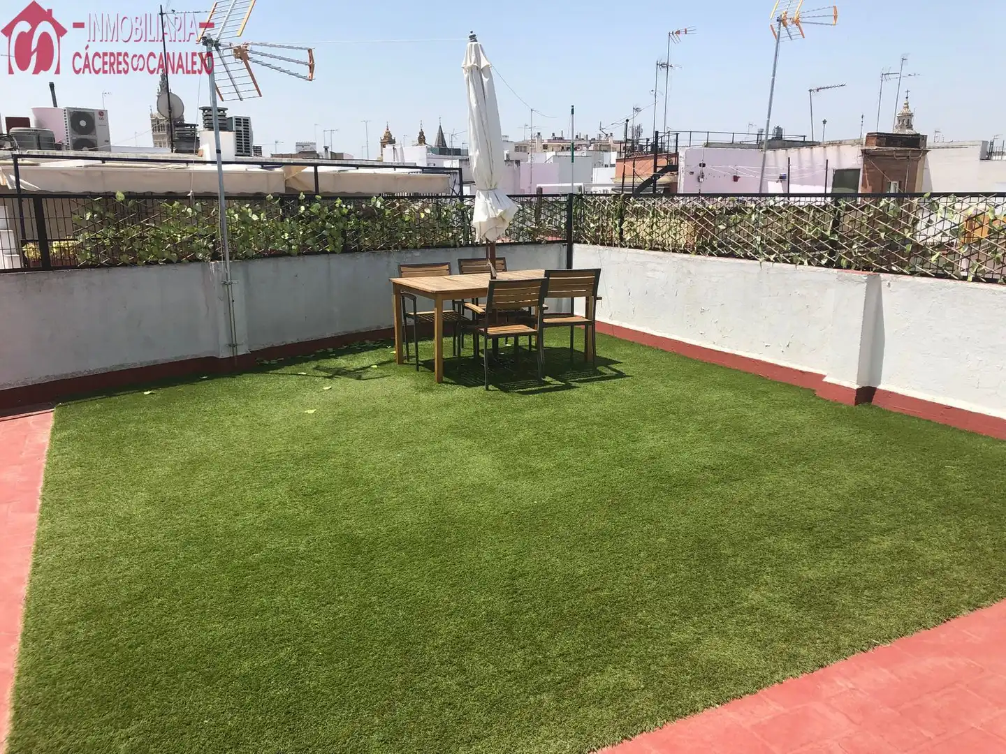Terraza de Casa o chalet de alquiler en Sevilla con Aire acondicionado