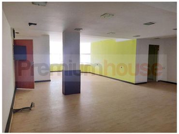 Local comercial en venda a Rambla de Sant Jordi